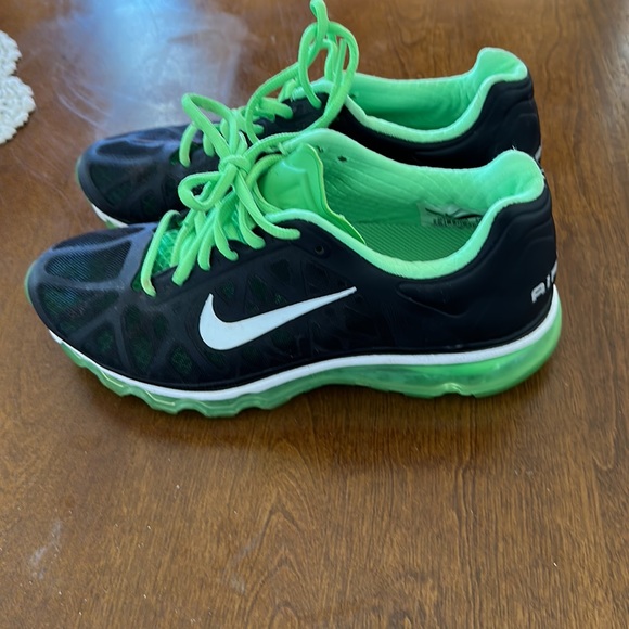 Nike Air Max with Nike + - Picture 2 of 16